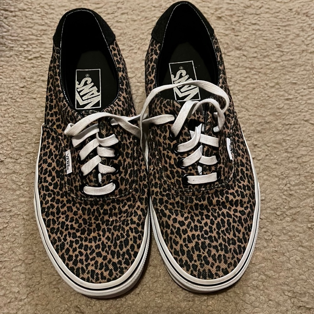 Leopard vans